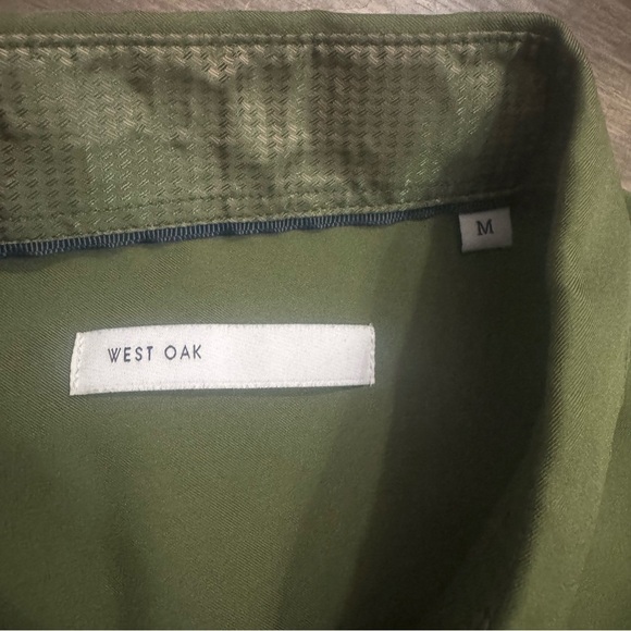 Elegant Olive Button-Down Shirt for Women - Picture 5 of 6